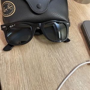 Ray-Ban Black Wayfarer Classic Polarized